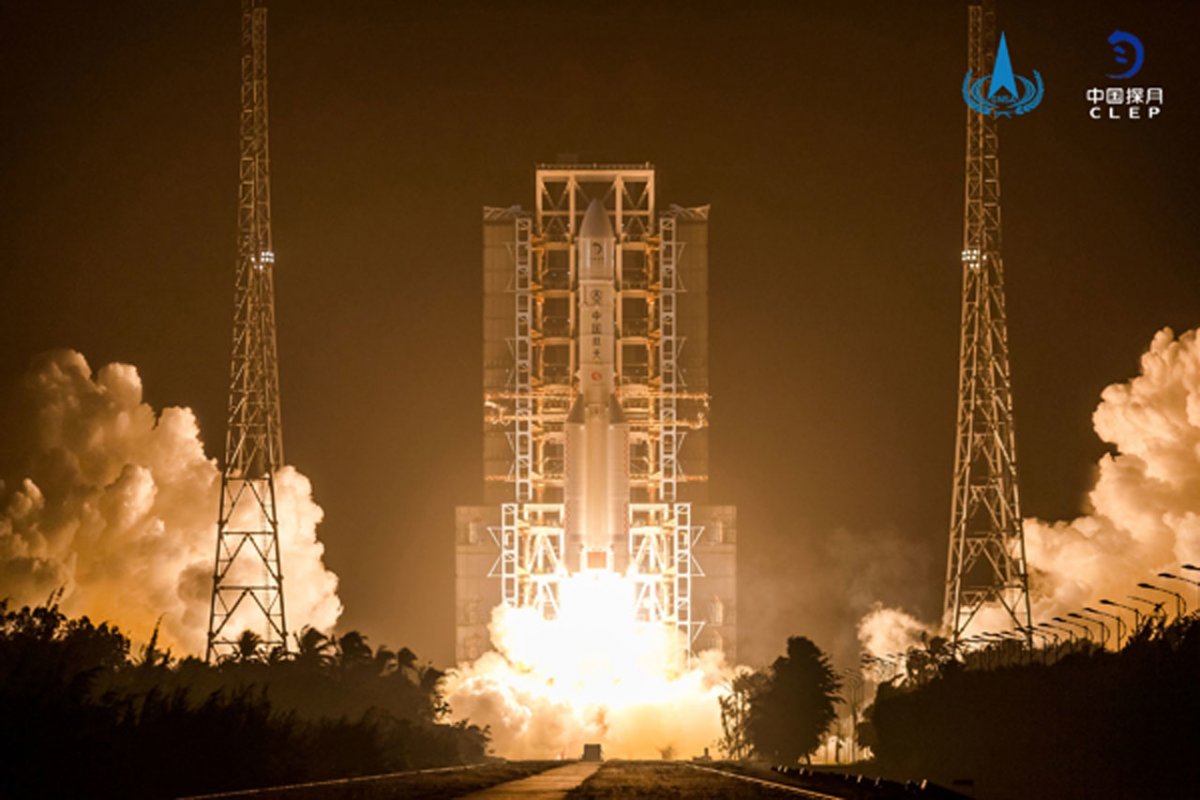 china's-moon-flight-chang'e-5-takes-off-successfully