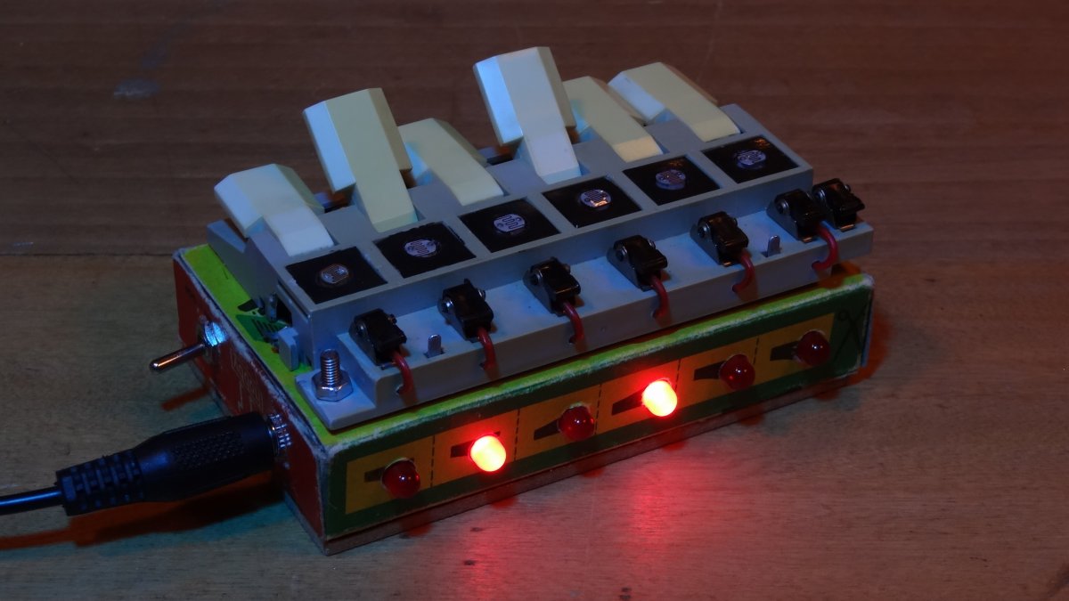 model-building-control-panel-repurposed:-synthesizer-with-a-retro-look