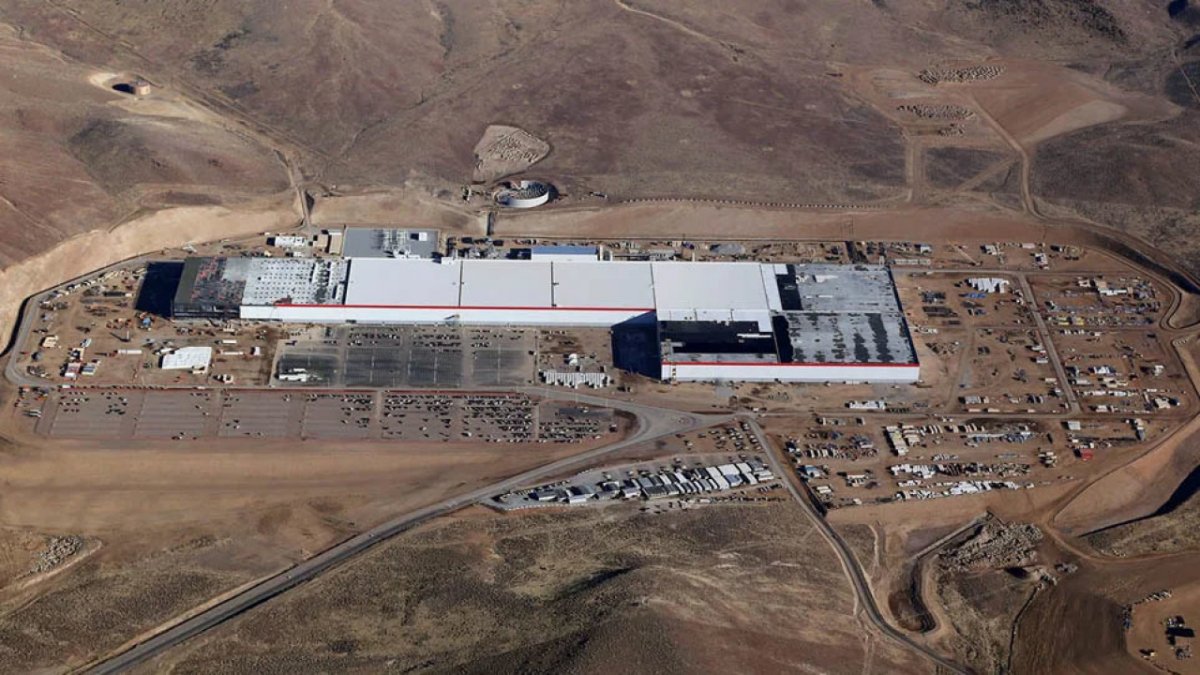 musk:-tesla-plant-near-berlin-becomes-world's-largest-battery-factory