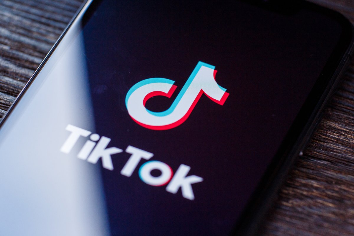 tiktok:-exploit-chain-enables-account-transfer-“with-one-click”