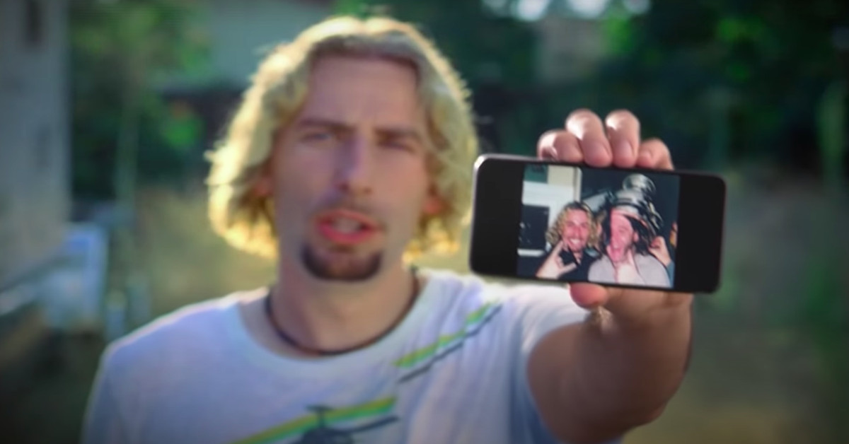 google-and-nickelback-really-want-you-to-look-at-your-photographs