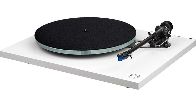 spin-vinyl-and-stream-hi-res-music-with-this-complete-music-system