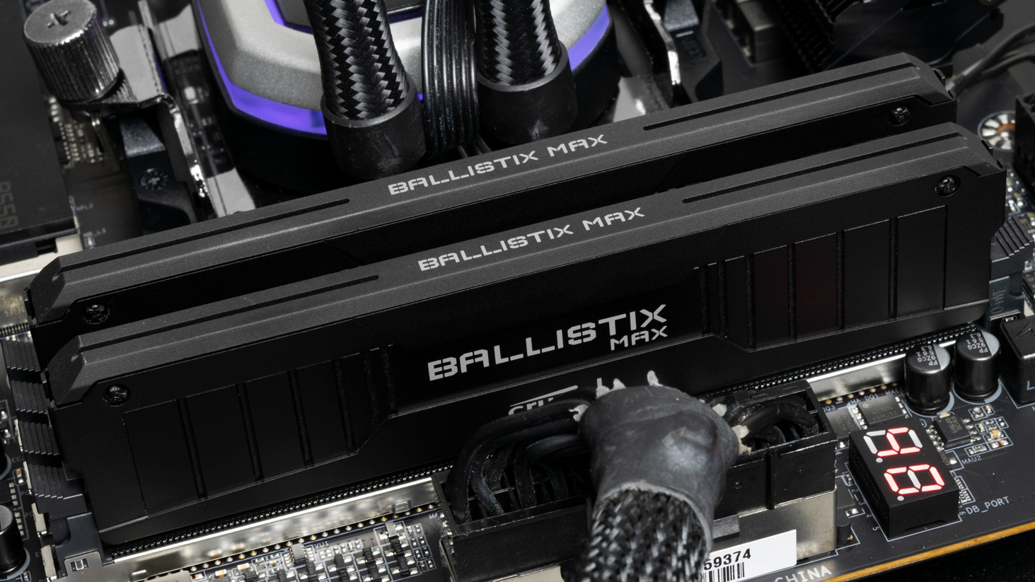 crucial-ballistix-max-ddr4-5100-c19-2x8gb-review:-blazing-speed-demon