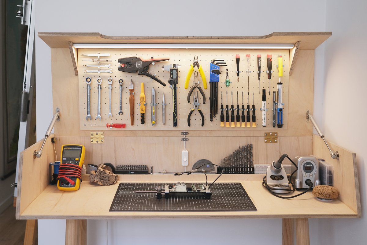 heise-+-|-build-a-workbench-for-a-small-apartment