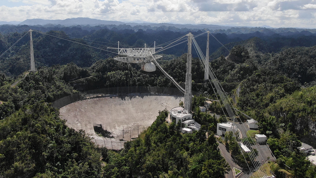 arecibo-radio-telescope:-puerto-rico-allocates-$-8-million-to-rebuild-it