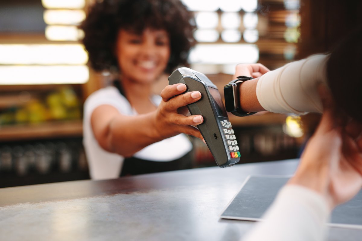 bitkom-survey:-more-and-more-people-are-paying-contactless