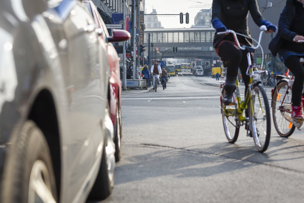 federal-transport-minister-wants-better-protection-for-cyclists-and-pedestrians