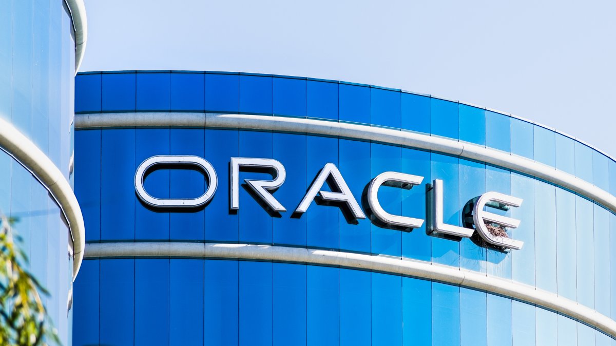 oracle-21c:-blockchain-and-machine-learning