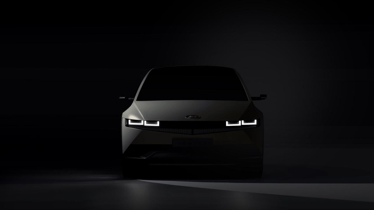 hyundai-ioniq-5,-here-it-is-in-the-first-teaser-images