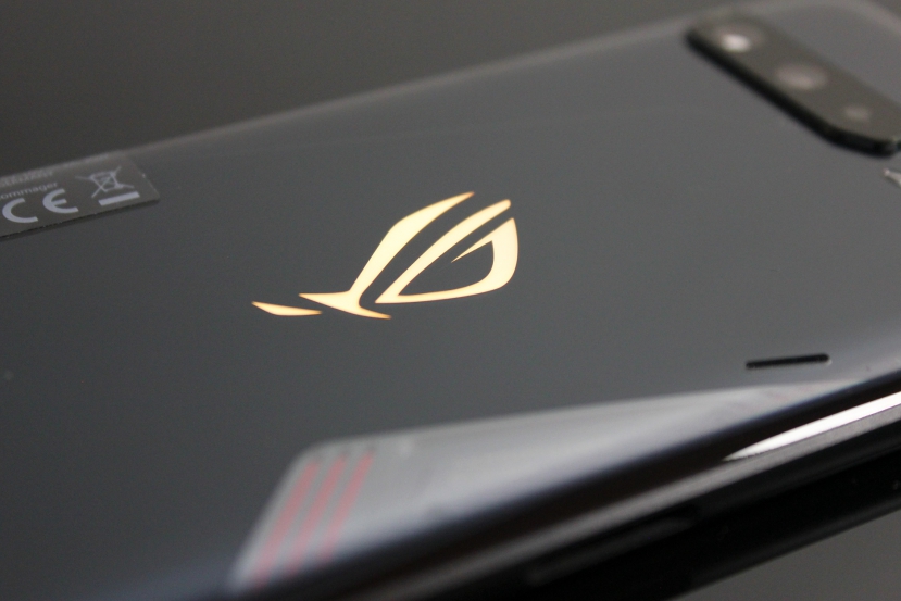 a-leaked-image-reveals-the-design-of-the-asus-rog-phone-4