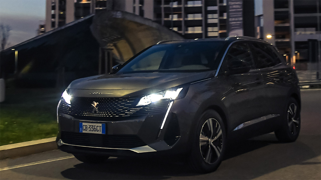 with-the-night-vision-system-peugeot-makes-night-driving-safer