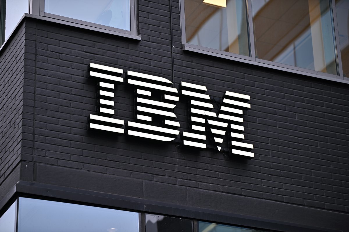 ibm:-loss-of-profit-causes-share-price-to-fall