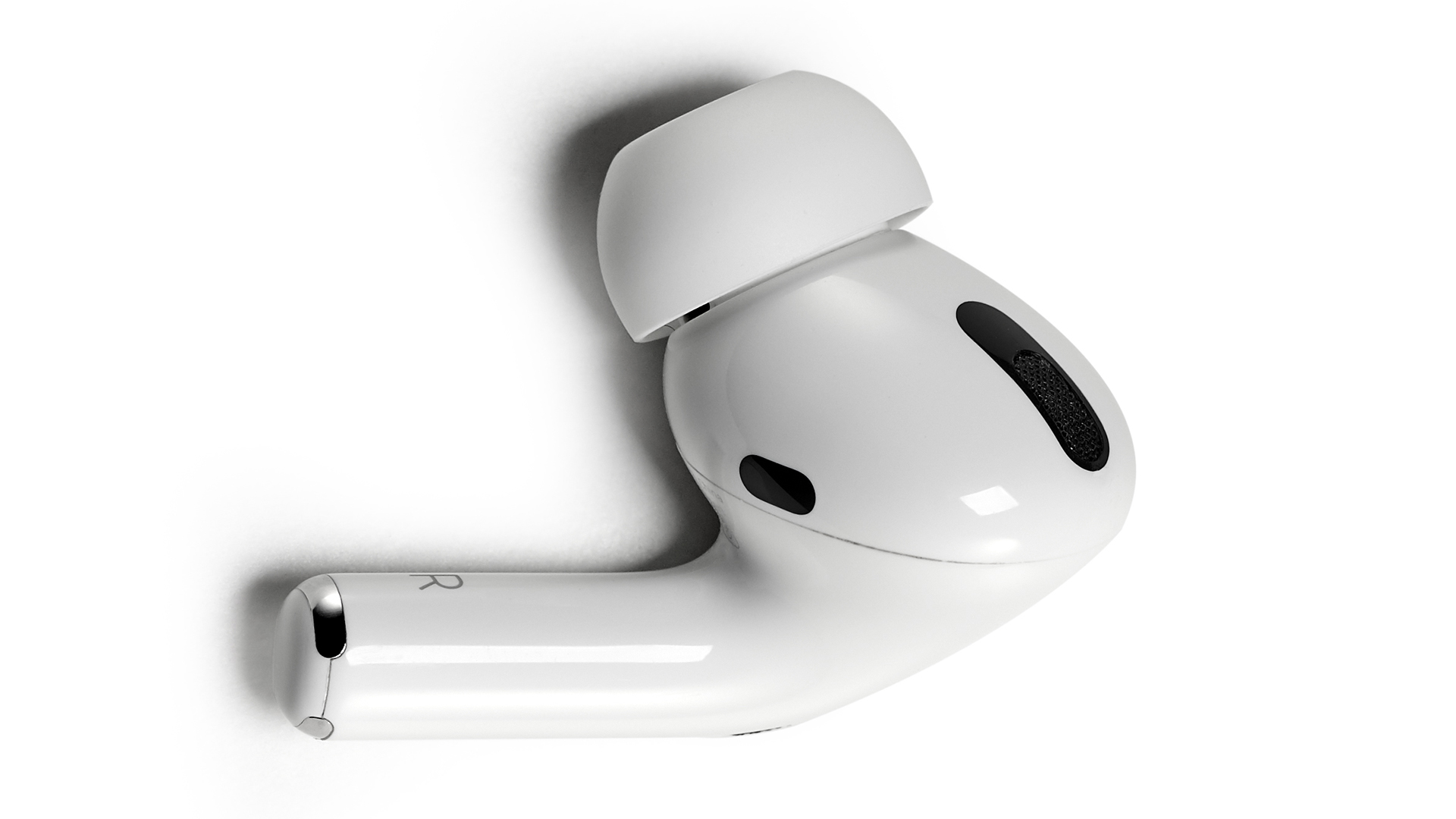 airpods-pro-2-should-arrive-within-the-next-five-months,-report-claims