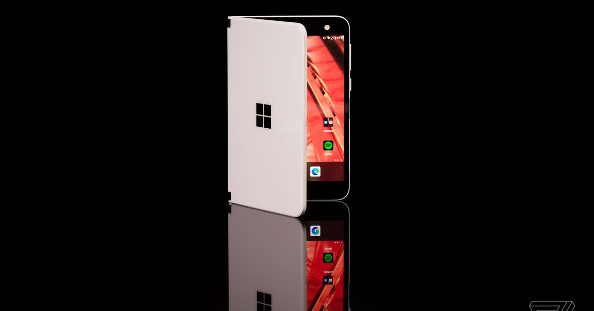 microsoft’s-foldable-surface-duo-price-drops-to-$999,-arrives-in-europe-next-week