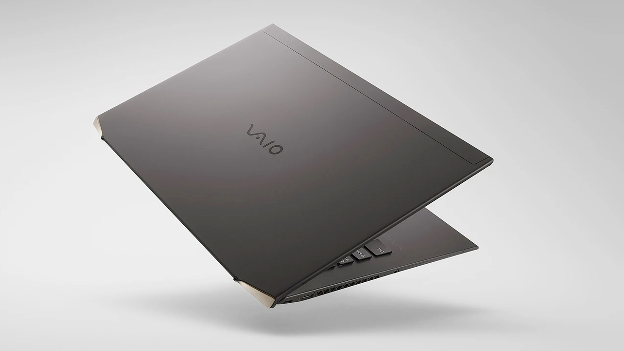 vaio-z-laptops-reinvented:-molded-carbon-fiber-chassis,-starts-at-$3,579