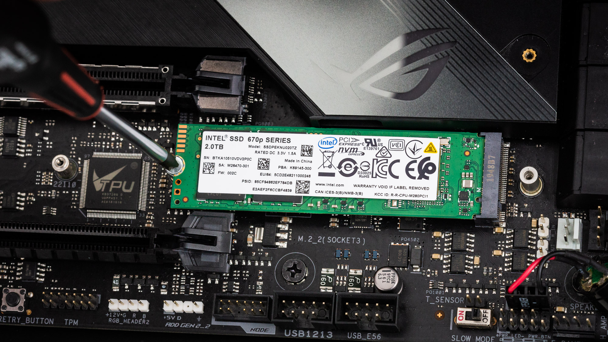 intel-ssd-670p-m.2-nvme-ssd-review:-scaling-qlc-to-new-heights