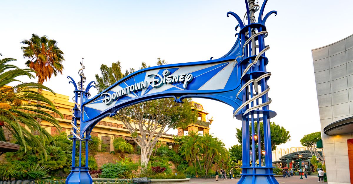 california-gives-ok-for-disneyland-and-other-theme-parks-to-reopen-april-1st,-with-restrictions