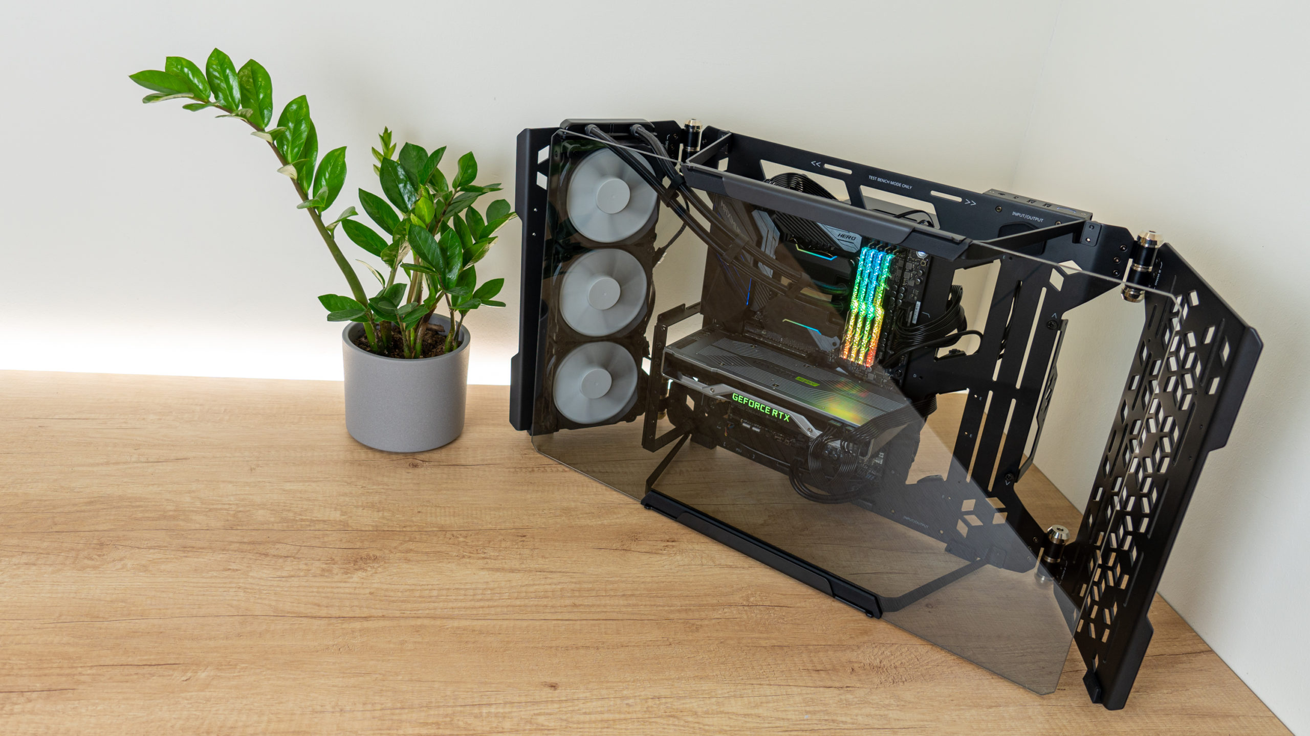 cooler-master-masterframe-700-review:-a-talented-showcase