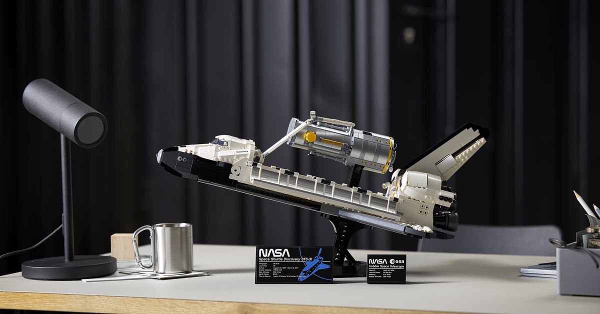 lego-announces-its-biggest-and-most-detailed-space-shuttle-set-yet