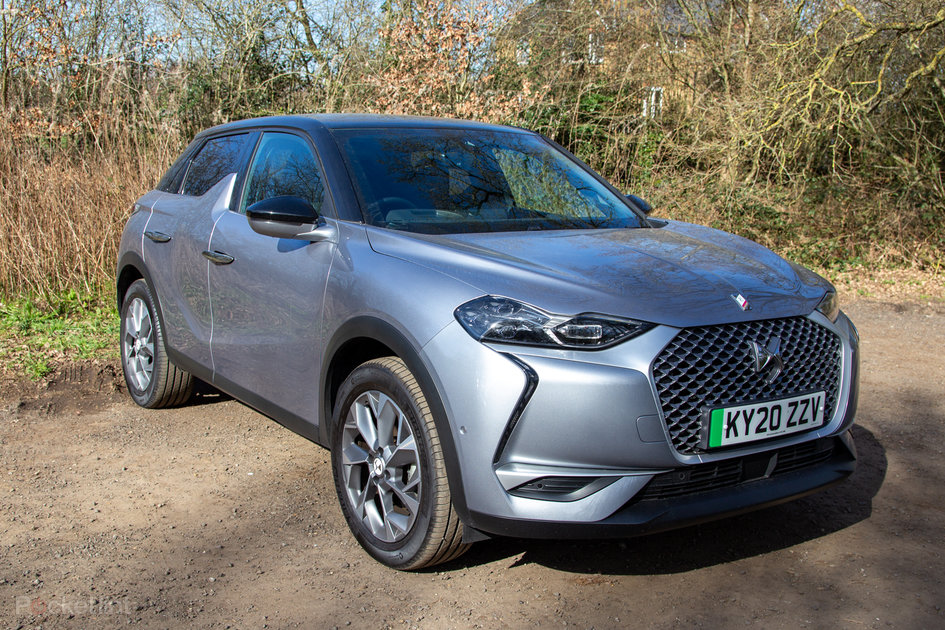 ds-3-crossback-e-tense-review:-electric-with-a-touch-of-flair