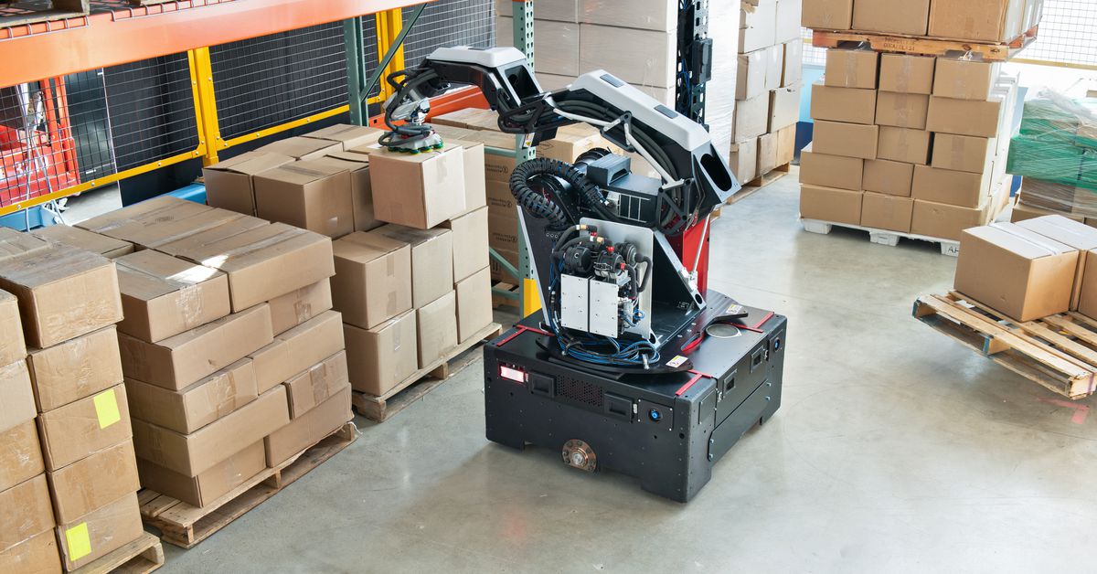 boston-dynamics-unveils-stretch:-a-new-robot-designed-to-move-boxes-in-warehouses