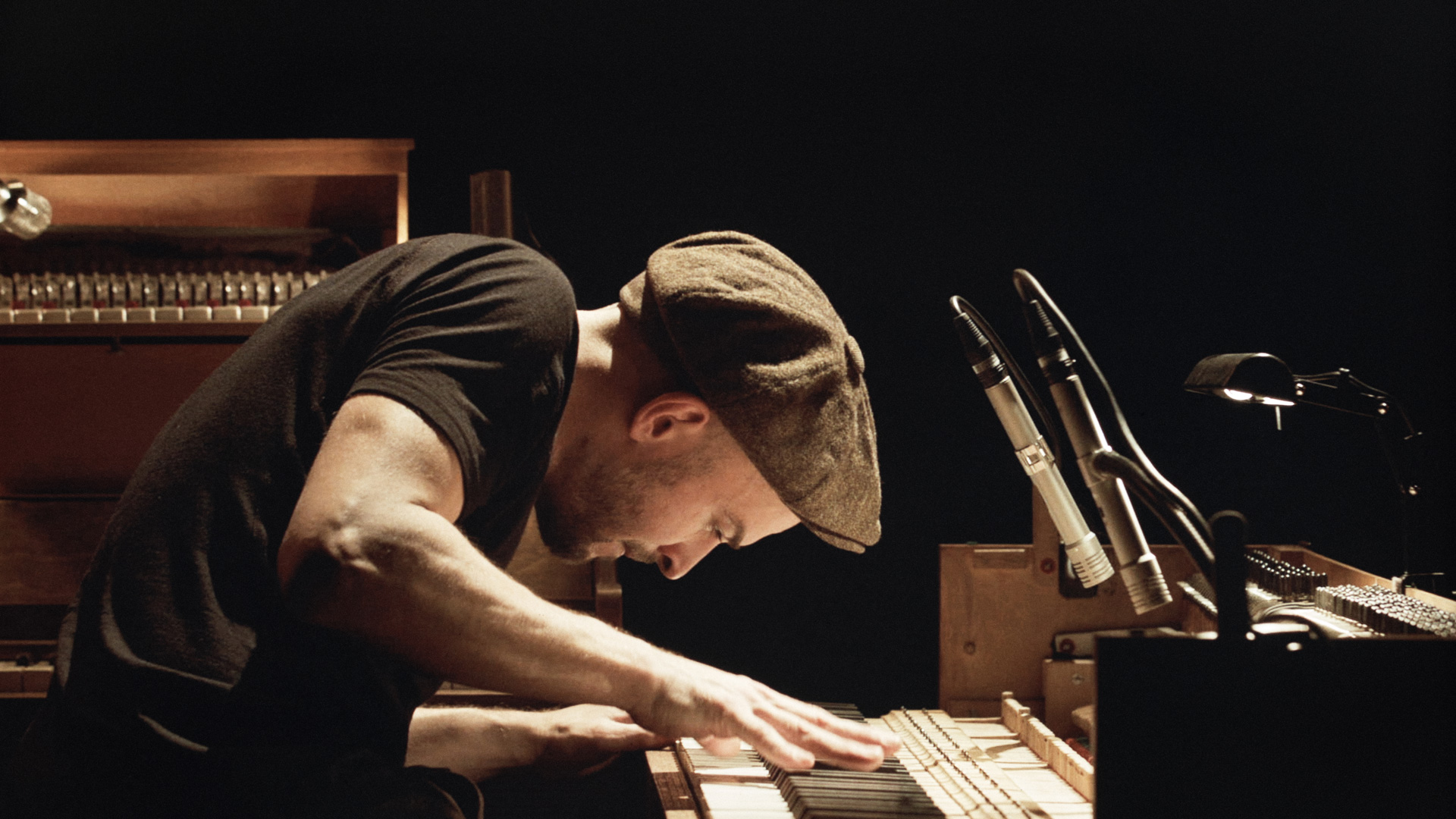 nils-frahm:-“when-i-like-something-i-want-to-know-why;-i-want-to-understand-the-principle”