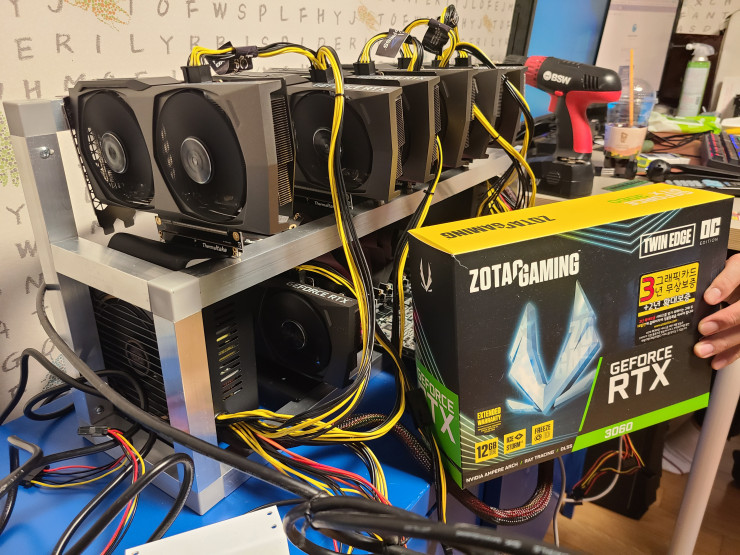 nvidia’s-mining-limiter-is-dead:
farm-uses-7-rtx-3060s