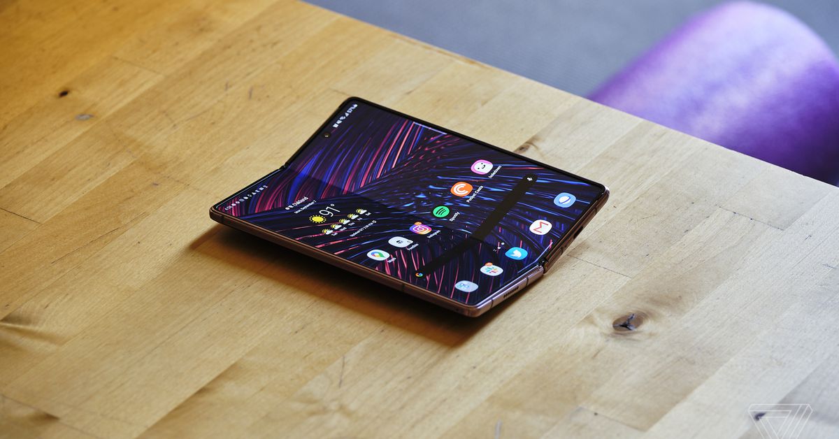 samsung’s-galaxy-z-fold-2-foldable-phone-just-got-$200-cheaper