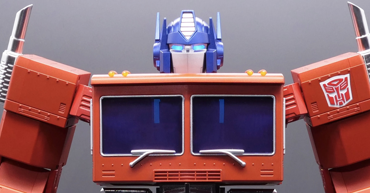 hasbro’s-new-$700-optimus-prime-toy-can-finally-transform-all-on-its-own