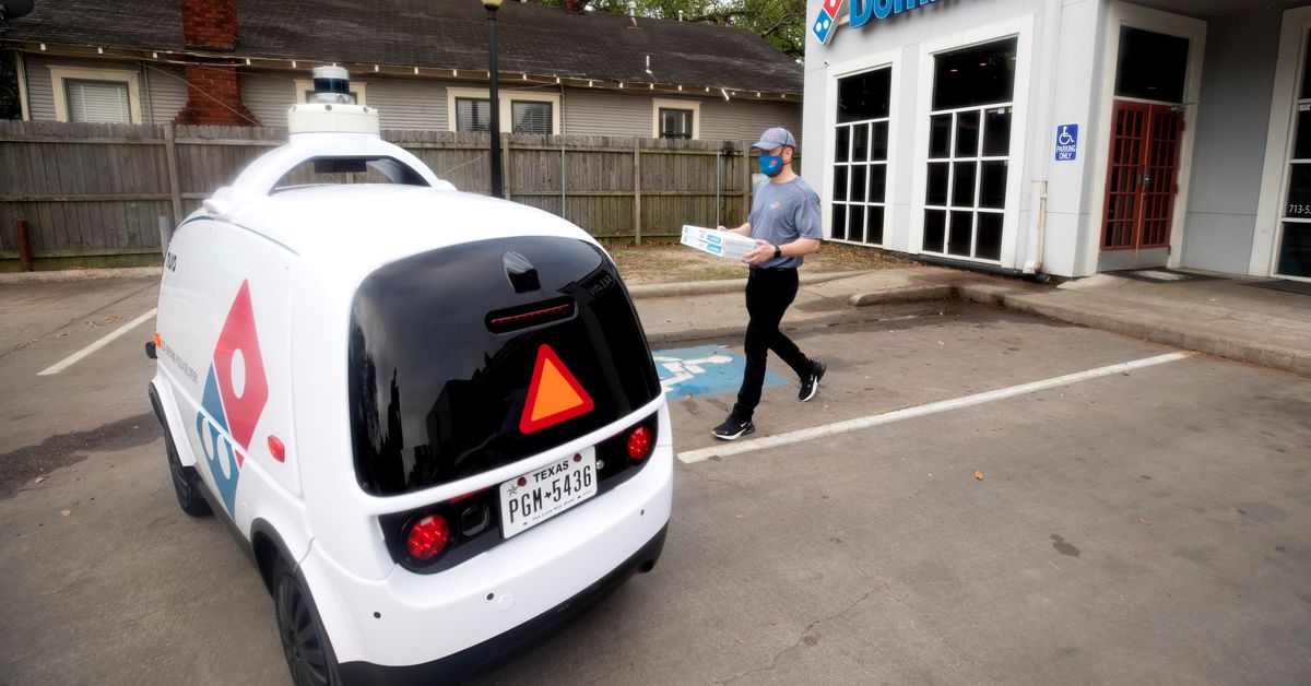 nuro’s-self-driving-robot-will-deliver-domino’s-pizza-orders-to-customers-in-houston