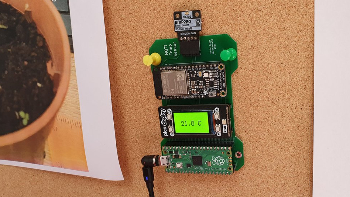 raspberry-pi-pico-pcb-manages-temperature-sensor