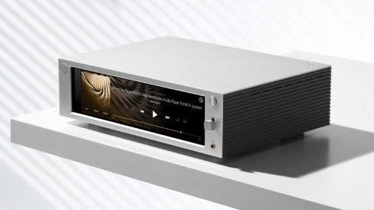 hifi-rose-debuts-in-the-uk-with-a-pair-of-premium-music-streamers