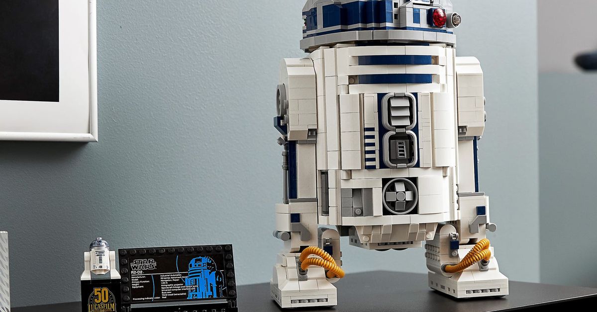 lego’s-new-$200-r2-d2-set-is-the-droid-you’re-looking-for
