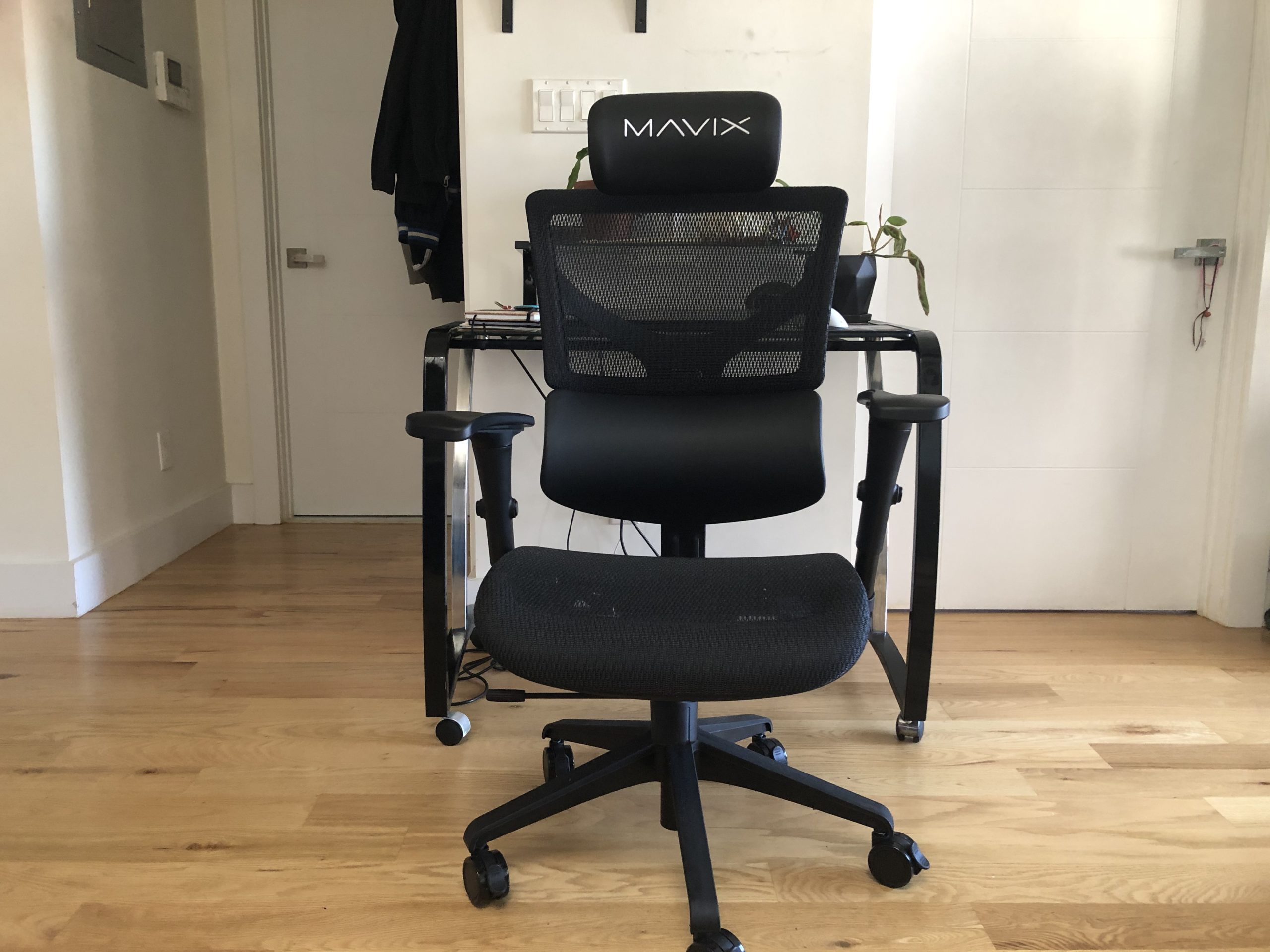 mavix-m5-gaming-chair-review:-polish-over-posture