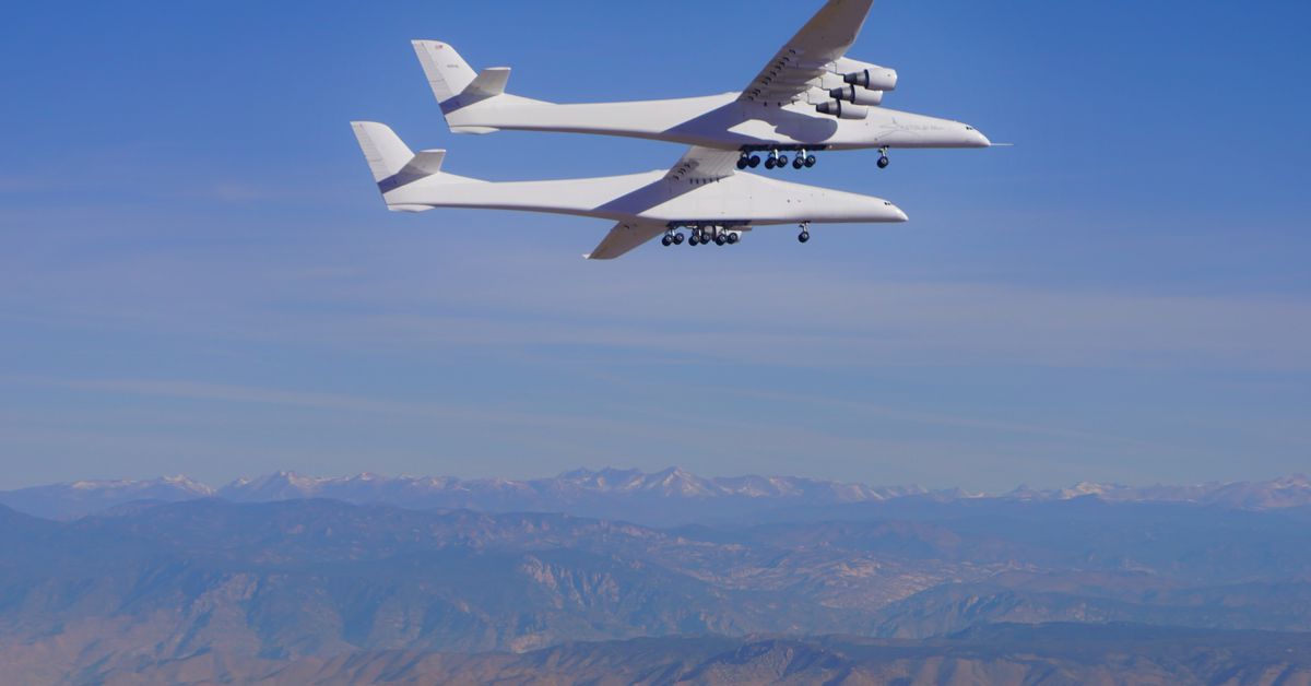 world’s-widest-plane-nails-‘extremely-successful’-second-test-flight