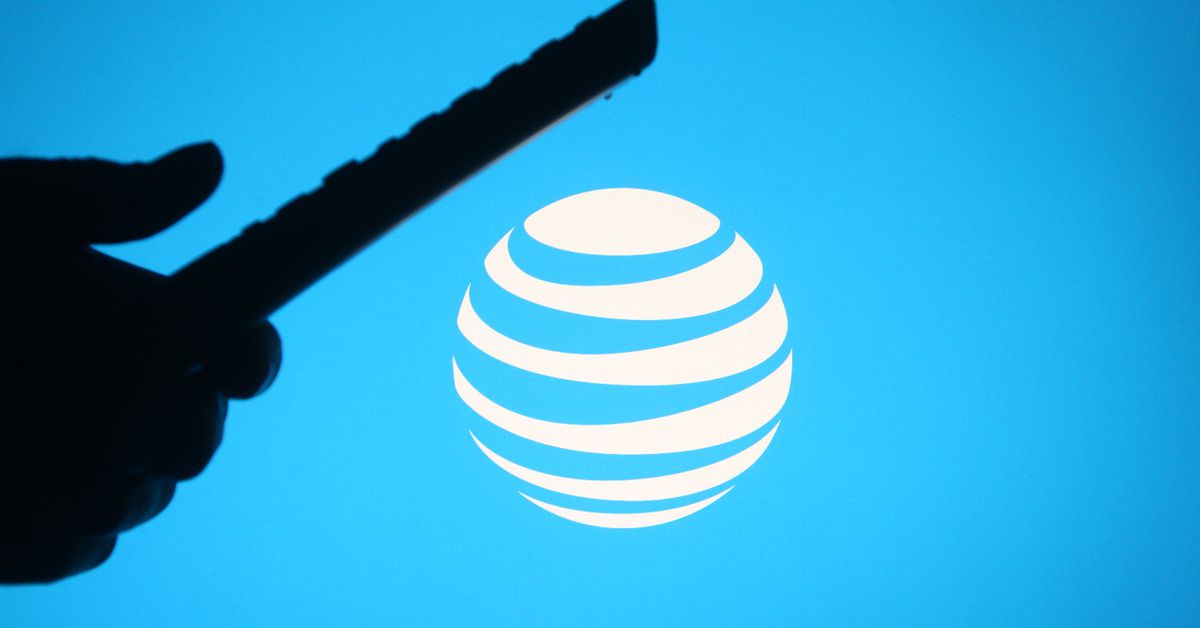 at&t-violated-labor-law-but-can-still-ban-workers-from-recording-conversations,-nlrb-rules
