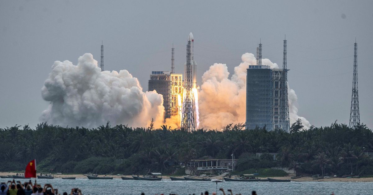 chinese-rocket-falling-to-earth-this-weekend-poses-‘extremely-low’-risk-to-people