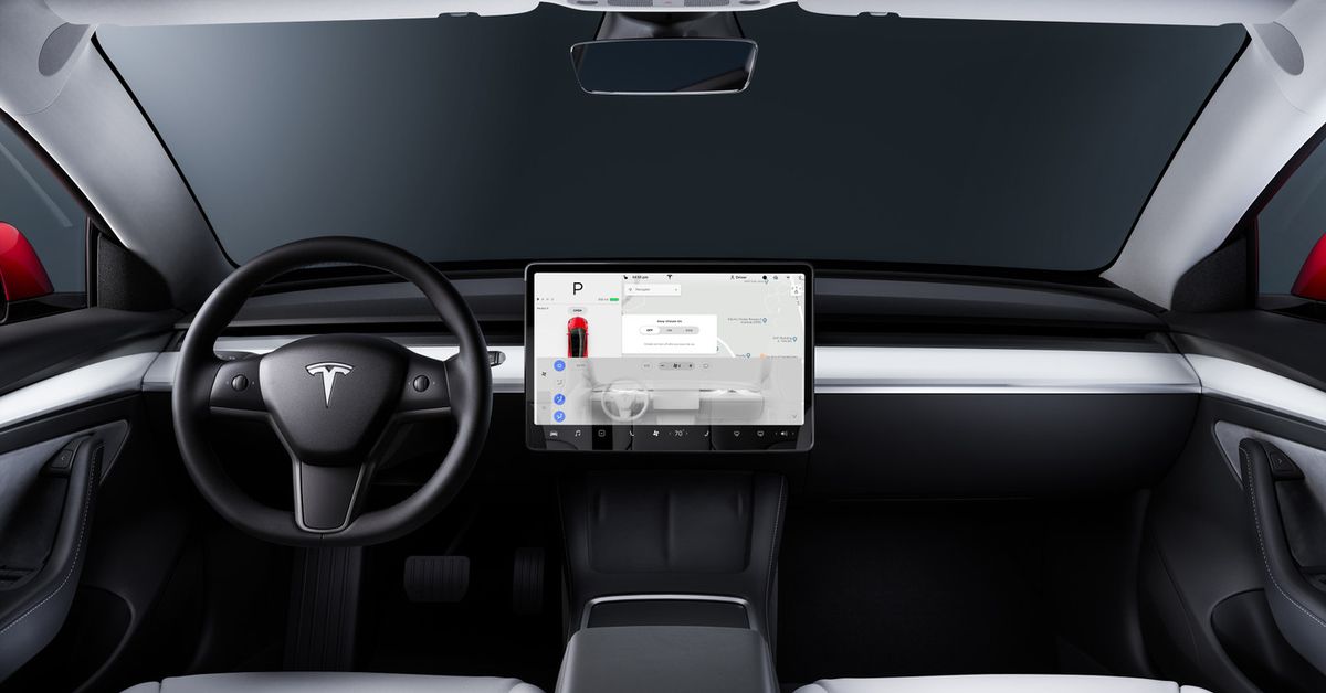 tesla-starts-using-in-car-camera-for-autopilot-driver-monitoring