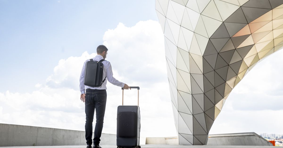 kabuto’s-giant-smart-suitcase-announced-for-hot-vax-summer