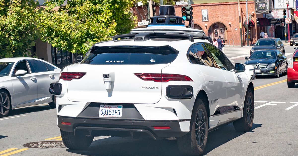 waymo’s-autonomous-vehicles-keep-getting-stuck-in-a-dead-end-street-in-san-francisco