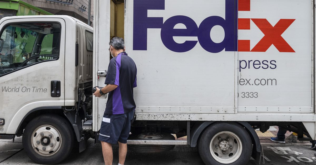 fedex-will-soon-photograph-your-package-to-prove-it-was-delivered