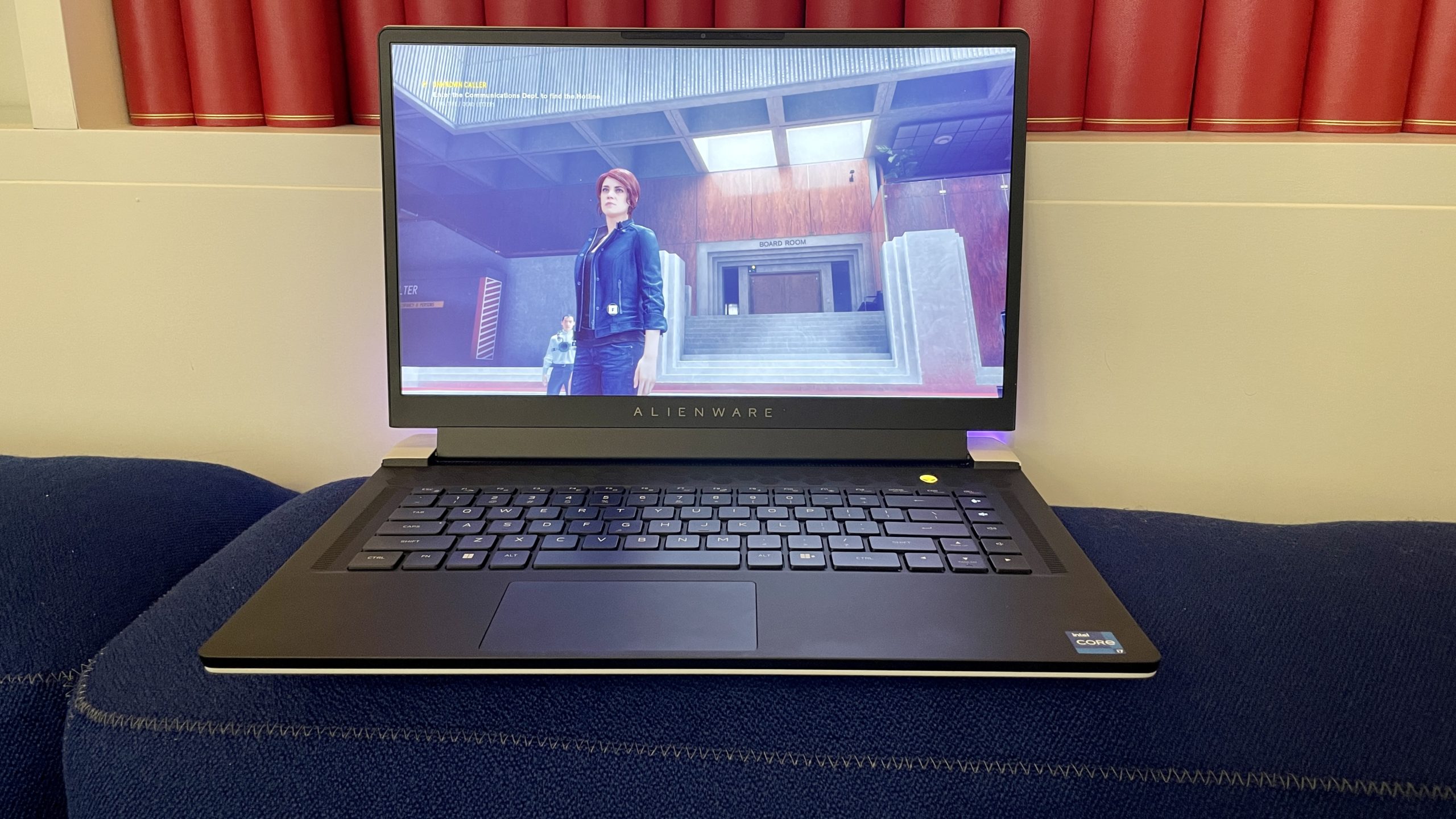 alienware-x15-r2-review:-sleek-design,-stunning-display