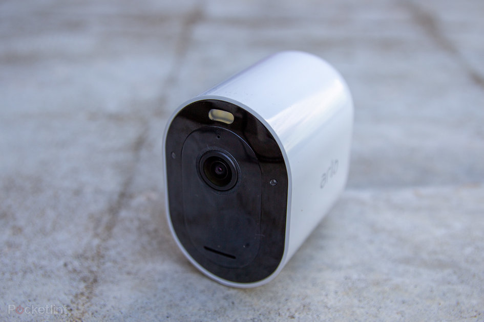 arlo-pro-4-review:-let-there-be-light-–-and-video-and-voice