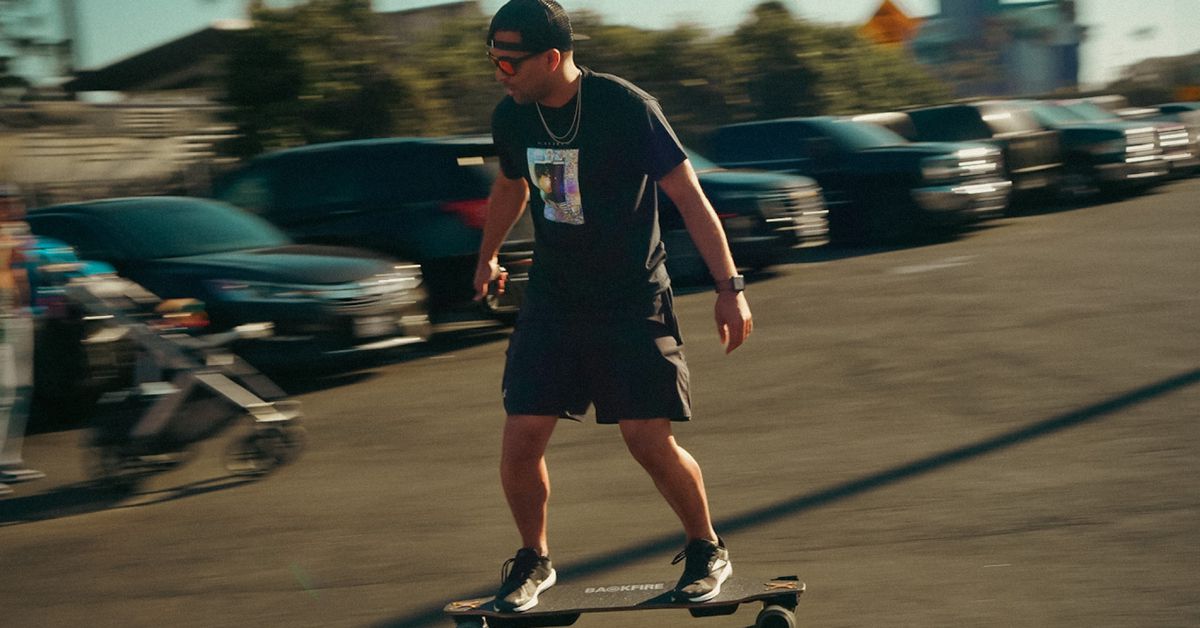 finding-friendship-and-freedom-on-an-electric-skateboard