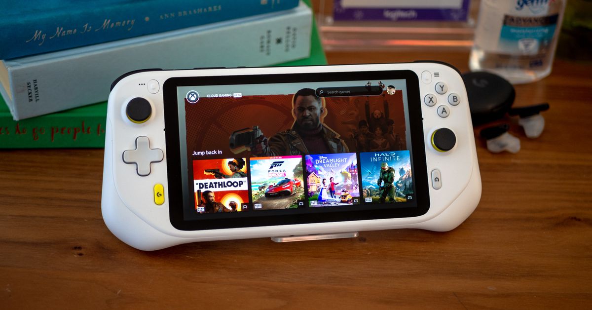 i-briefly-played-with-logitech’s-new-g-cloud-gaming-handheld