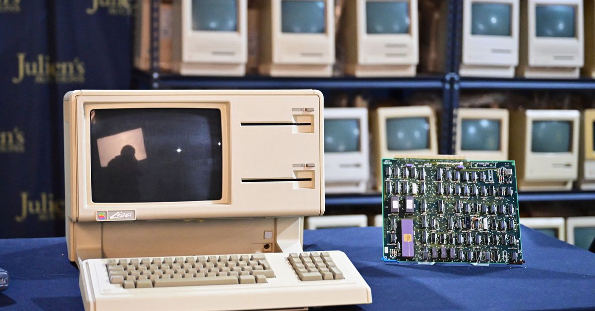 one-of-the-world’s-largest-apple-hardware-collections-goes-up-for-sale