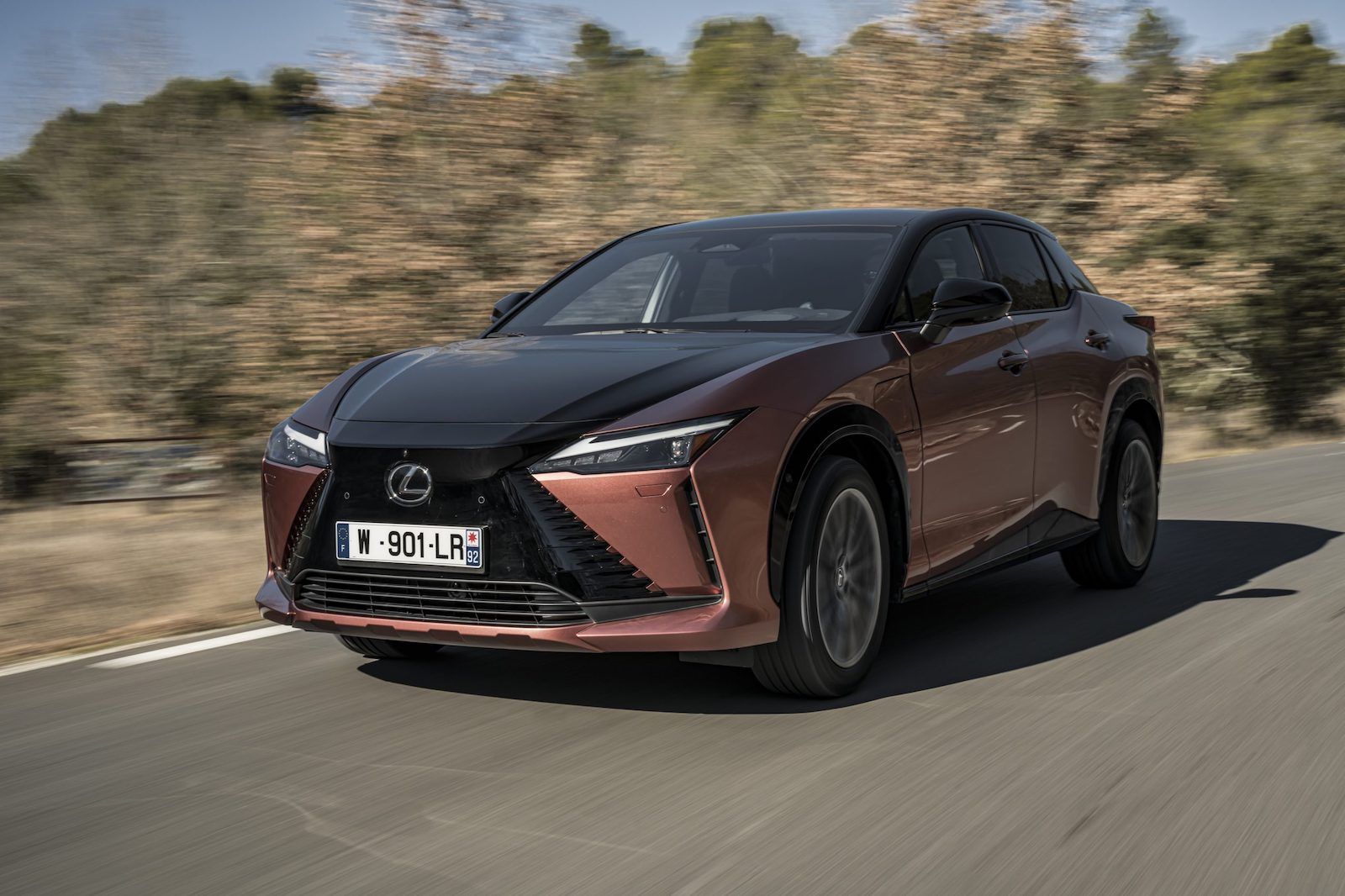 lexus-rz-450e-review:-a-posh-ev-with-a-trick-up-its-sleeve