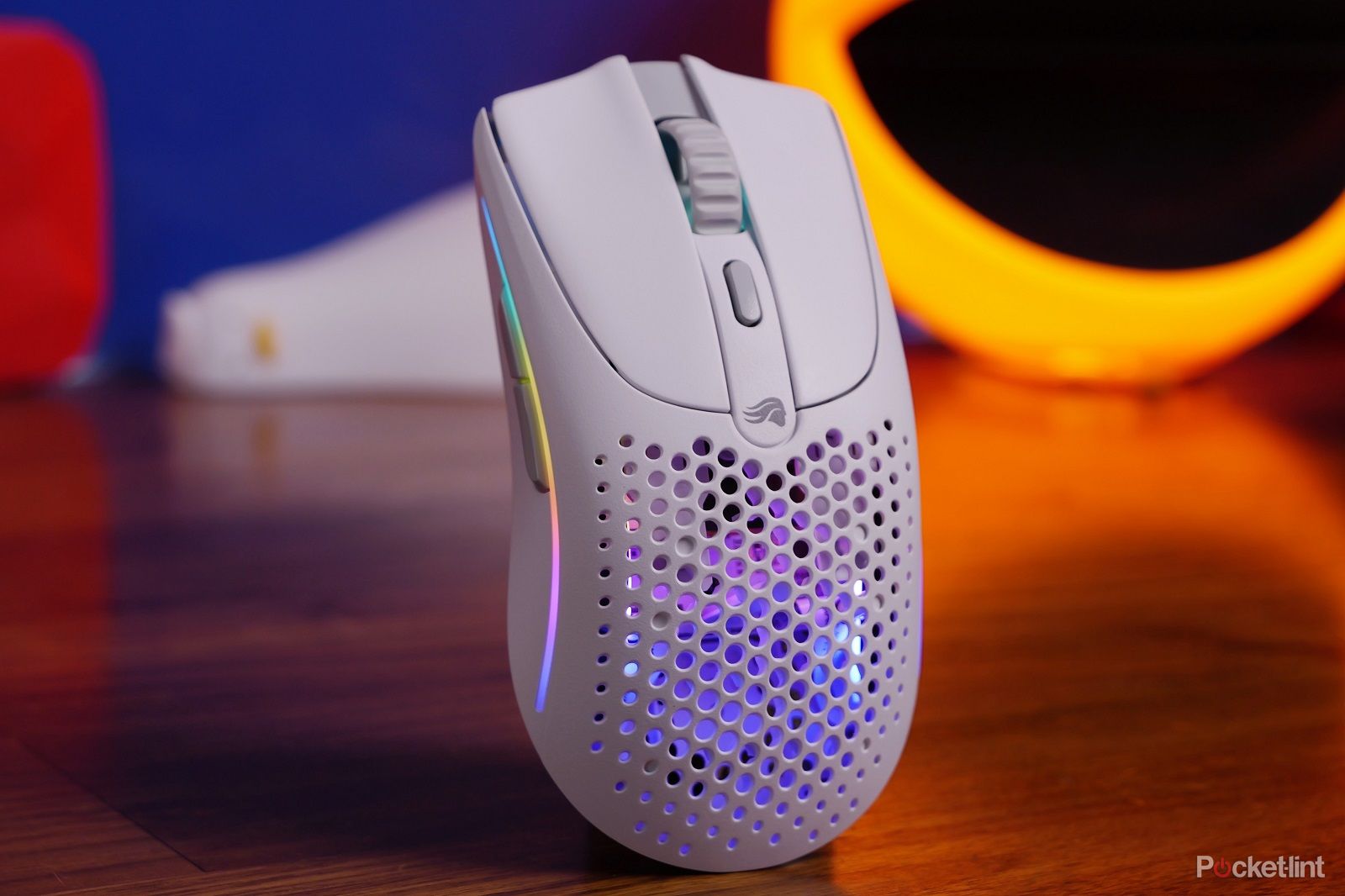 glorious-model-o2-wireless-gaming-mouse-review:-another-lightweight-gem