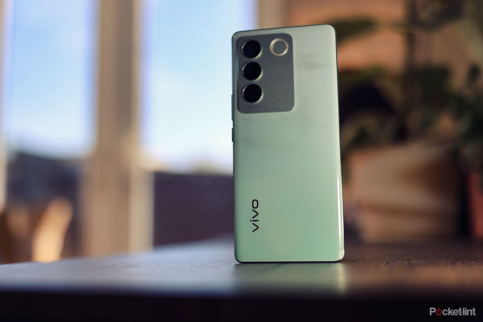 vivo-v27-review:-lower-price,-same-great-cameras