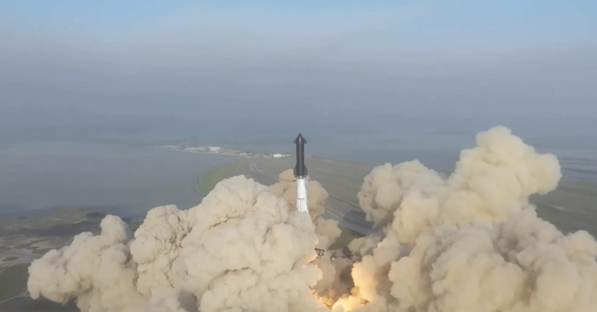 spacex’s-starship-successfully-takes-off-before-bursting-into-flames